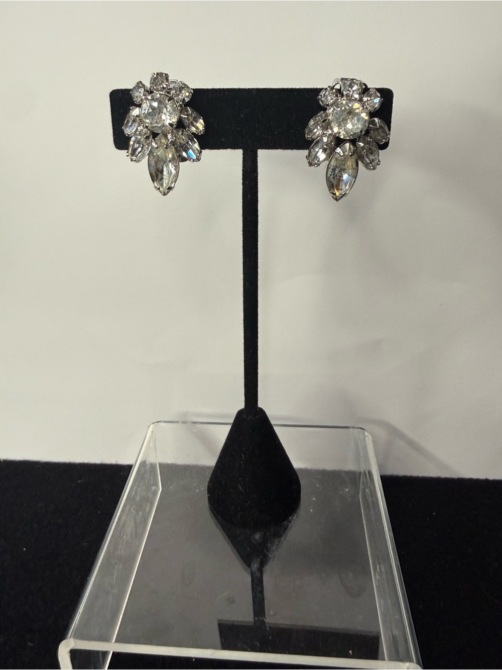 VTG Weiss Clear Rhinestone Clip On Earrings